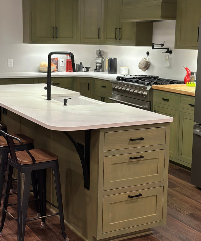 The DeOrdio Modern Industrial Countertop Bracket