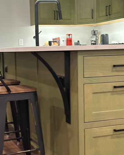 The DeOrdio Modern Industrial Countertop Bracket