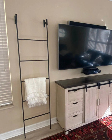 The Brielle Top Mounted Blanket Ladder
